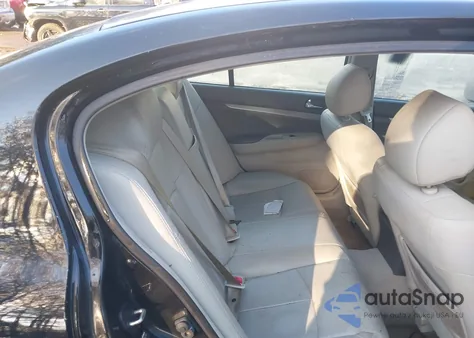 2015 Infiniti Q40 z USA, uszkodzony, nr VIN JN1CV6AR3FM524245